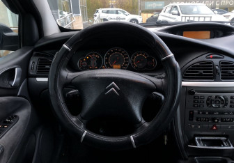 Подержанный автомобиль Citroen C5 Liftback 2006 года (12 фото)