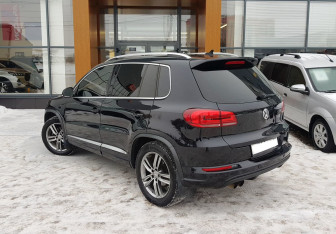 Подержанный автомобиль Volkswagen Tiguan 2014 года (7 фото)