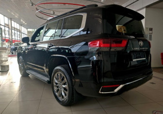 Новый Toyota Land Cruiser Suv 2025 (4 фото)