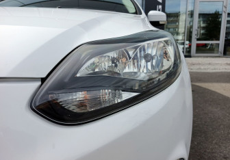 Подержанный автомобиль Ford Focus Hatchback 2012 года (9 фото)