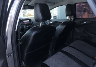 Подержанный автомобиль Ford Focus Hatchback 2014 года (11 фото)