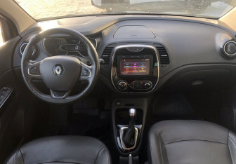 Подержанный автомобиль Renault Kaptur 2016 года (10 фото)
