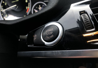 Подержанный автомобиль BMW X4 2016 года (17 фото)