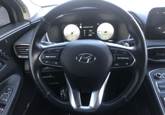 Подержанный автомобиль Hyundai Santa Fe 2022 года (12 фото)