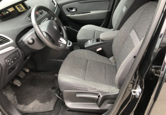 Подержанный автомобиль Renault Scenic 2011 года (9 фото)