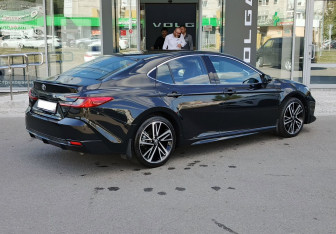 Подержанный автомобиль Toyota Camry Sedan 2024 года (5 фото)