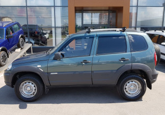 Подержанный автомобиль Chevrolet Niva 2015 года (8 фото)