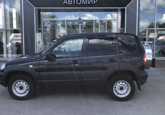 Подержанный автомобиль Chevrolet Niva 2019 года (8 фото)