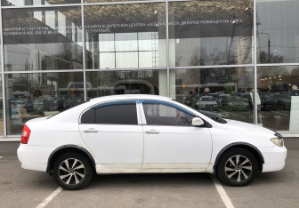 Подержанный автомобиль Lifan Solano 2011 года (4 фото)