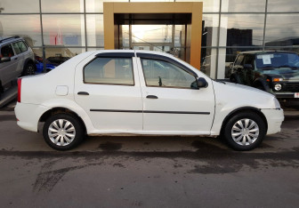 Подержанный автомобиль Renault Logan Sedan 2011 года (4 фото)