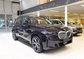 Новый BMW X5 2025 (3 фото)
