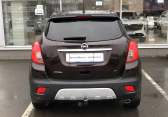 Подержанный автомобиль Opel Mokka 2012 года (6 фото)