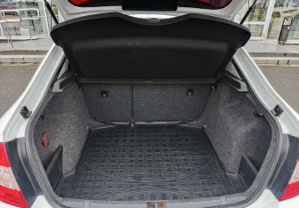 Подержанный автомобиль Skoda Rapid Liftback 2015 года (12 фото)