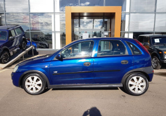 Подержанный автомобиль Opel Corsa 2002 года (8 фото)