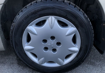 Подержанный автомобиль Mitsubishi Grandis 2006 года (16 фото)