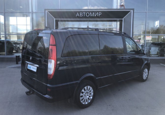 Подержанный автомобиль Mercedes-Benz Viano 2004 года (5 фото)
