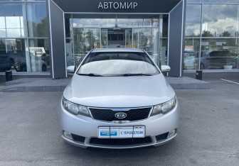 Подержанный автомобиль Kia Cerato Sedan 2011 года (2 фото)