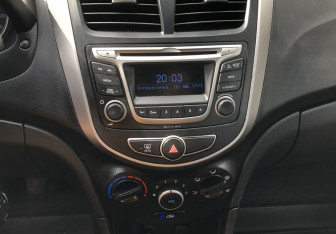 Подержанный автомобиль Hyundai Solaris Sedan 2013 года (14 фото)
