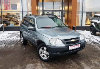 Подержанный автомобиль Chevrolet Niva 2012 года (3 фото)