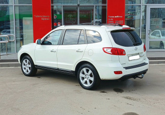 Подержанный автомобиль Hyundai Santa Fe 2009 года (7 фото)