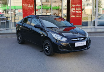 Подержанный автомобиль Hyundai Solaris Sedan 2013 года (3 фото)