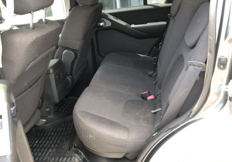 Подержанный автомобиль Nissan Pathfinder 2007 года (11 фото)