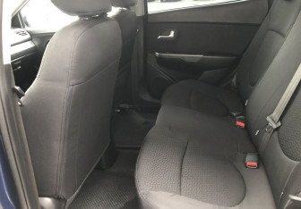 Подержанный автомобиль Kia Rio Hatchback 2016 года (11 фото)
