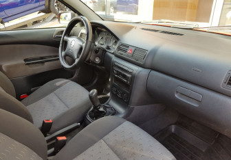 Подержанный автомобиль Skoda Octavia Liftback 2006 года (9 фото)