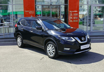 Подержанный автомобиль Nissan X-Trail 2019 года (3 фото)