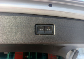 Подержанный автомобиль Volkswagen Tiguan 2020 года (19 фото)