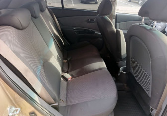 Подержанный автомобиль Kia Rio Hatchback 2011 года (16 фото)