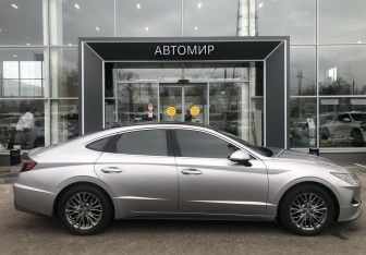 Подержанный автомобиль Hyundai Sonata 2019 года (4 фото)