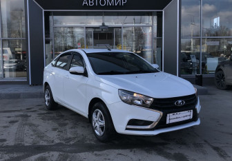 Подержанный автомобиль LADA (ВАЗ) Vesta Sedan 2017 года (3 фото)