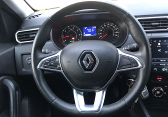 Подержанный автомобиль Renault Duster 2021 года (12 фото)