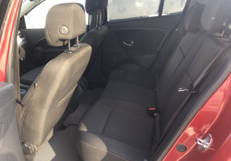 Подержанный автомобиль Renault Megane Hatchback 2012 года (11 фото)