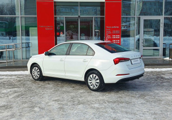 Подержанный автомобиль Skoda Rapid Liftback 2020 года (6 фото)