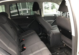 Подержанный автомобиль Volkswagen Tiguan 2010 года (11 фото)