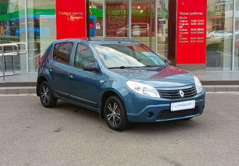 Подержанный автомобиль Renault Sandero 2012 года (3 фото)