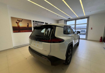 Новый Toyota RAV4 2025 (9 фото)