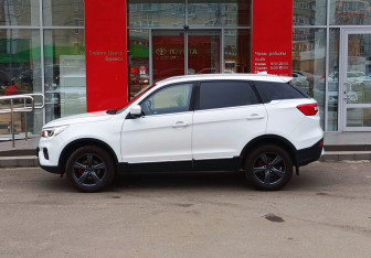 Подержанный автомобиль Lifan X70 2018 года (8 фото)