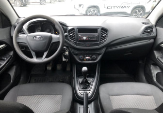 Подержанный автомобиль LADA (ВАЗ) Vesta Sedan 2016 года (10 фото)