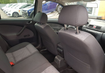 Подержанный автомобиль Skoda Octavia Liftback 2008 года (10 фото)