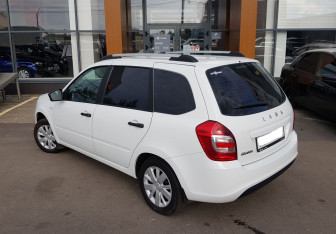 Подержанный автомобиль LADA (ВАЗ) Granta Wagon 2021 года (7 фото)