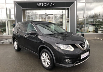 Подержанный автомобиль Nissan X-Trail 2015 года (3 фото)