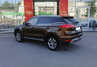 Подержанный автомобиль Geely Atlas 2019 года (7 фото)