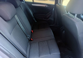 Подержанный автомобиль Volkswagen Golf Hatchback 2011 года (14 фото)