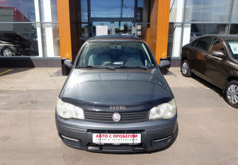 Подержанный автомобиль Fiat Albea 2008 года (2 фото)