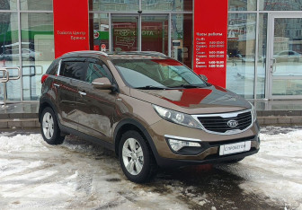 Подержанный автомобиль Kia Sportage 2011 года (3 фото)