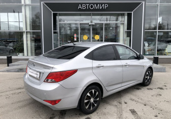 Подержанный автомобиль Hyundai Solaris Sedan 2015 года (5 фото)