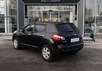 Подержанный автомобиль Nissan Qashqai 2013 года (7 фото)